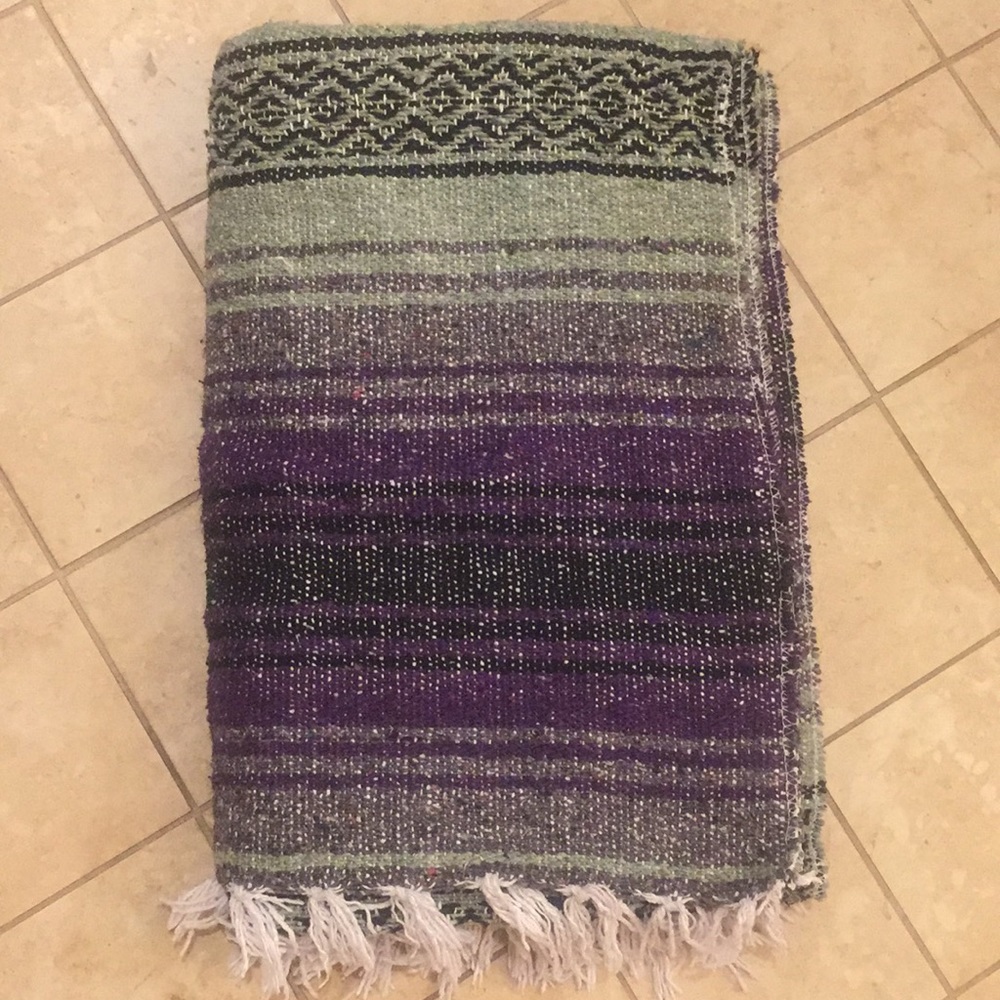 Full size throw blanket
